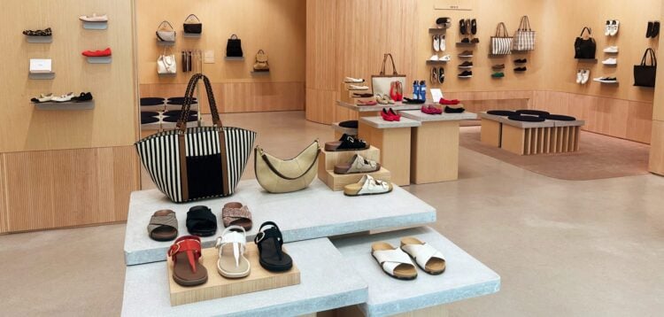 The Fashion Square: A Stylish Shopping Destination