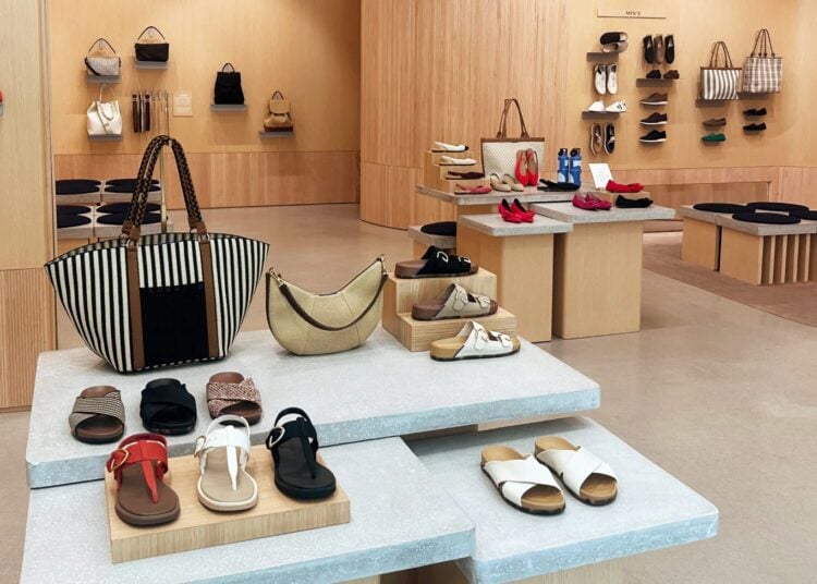 The Fashion Square: A Stylish Shopping Destination