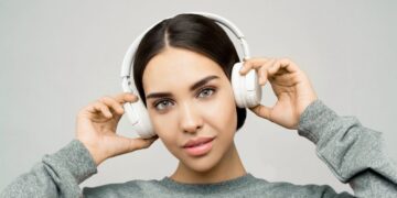 Découvrez les meilleures histoires audio, de la fantasy épique aux thrillers haletants