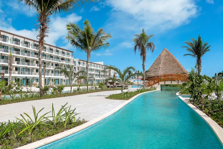 Il massimo della vacanza ai Caraibi: scopri il lusso a cinque stelle nei migliori resort affacciati sull’oceano