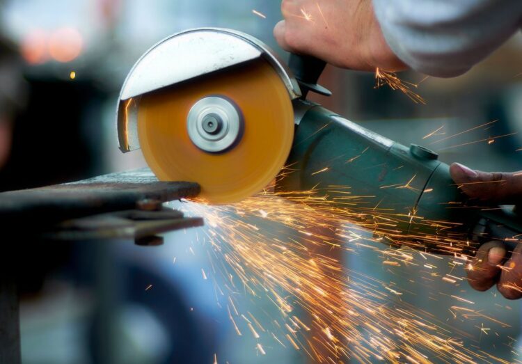 Optimieren Sie Ihre Metallbearbeitung mit fünf erstklassigen Schleifgeräten von Bosch