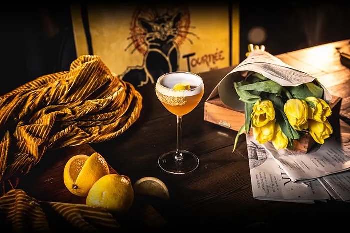 Vintage cocktail served during the Chat Noir experience