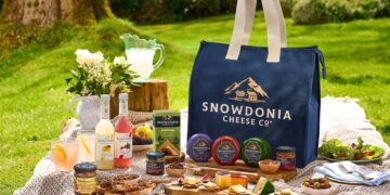 Snowdonia cheese picnic cool bag with soft drinks and accompaniments