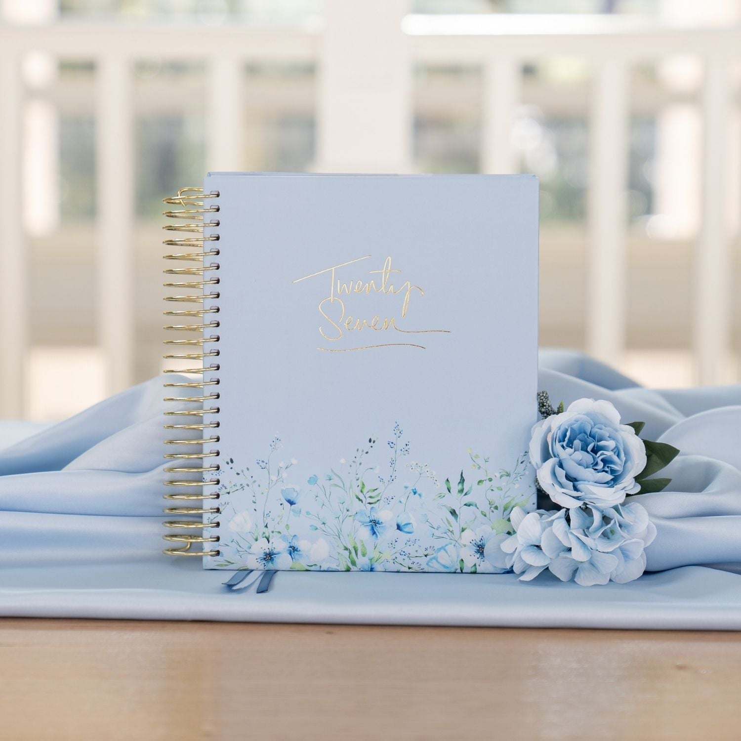2027 Signature Weekly Planner in Bluebelle