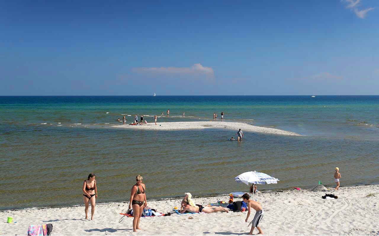 Sandstrand und Meer bei Hals Strand Camping