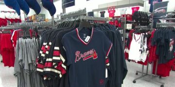 Ambiente de temporada de Atlanta Braves con productos de afición