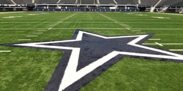Campo de AT&T Stadium preparado para una experiencia de día de partido