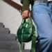 Fresh 'n Rebel Coze tas in een mobiele lifestyle-scene