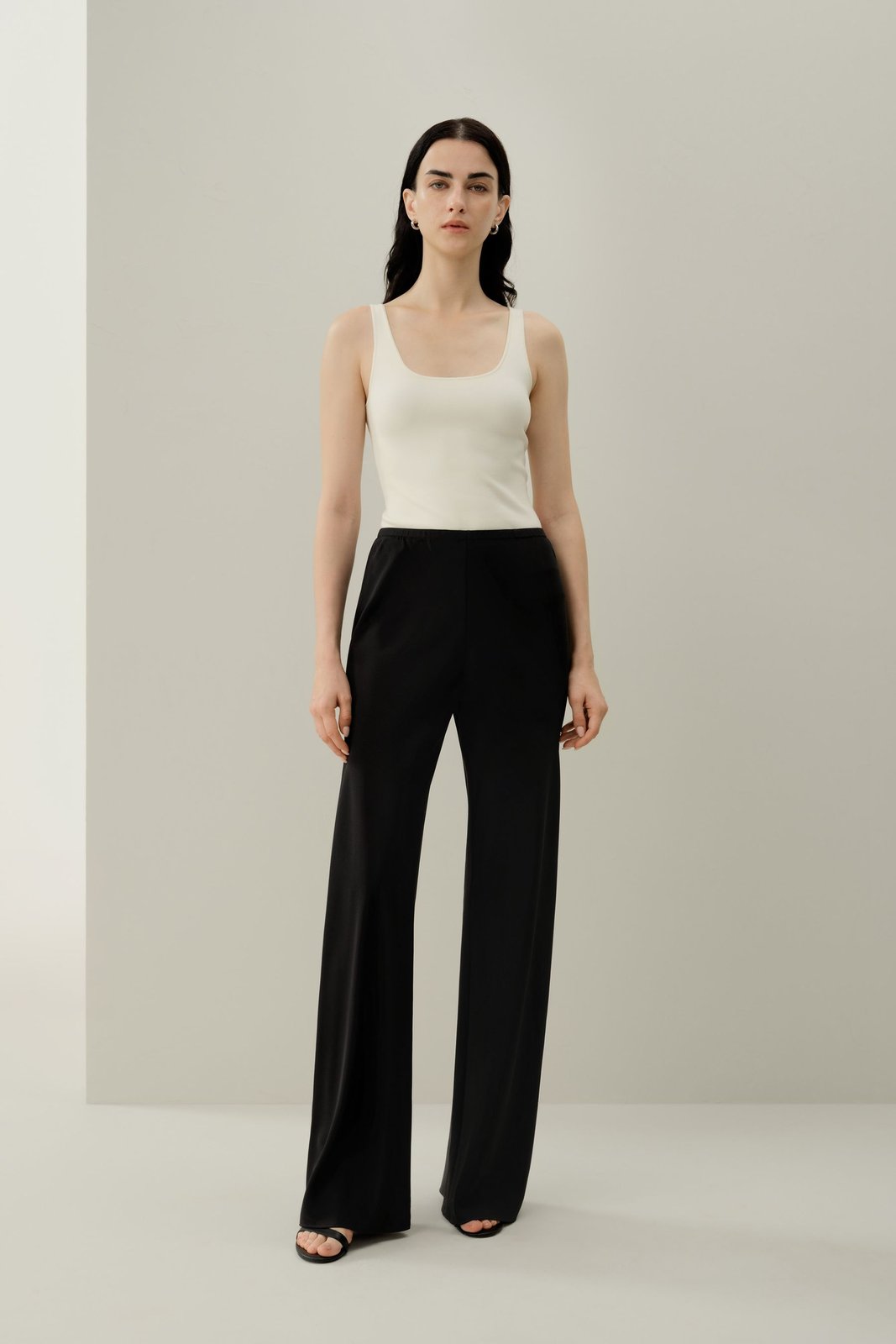 Bias Cut Straight Leg Silk Pants in dunkler Farbe