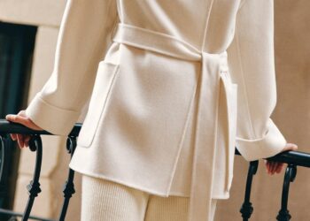 Cappotto corto in lana e cashmere Lilysilk