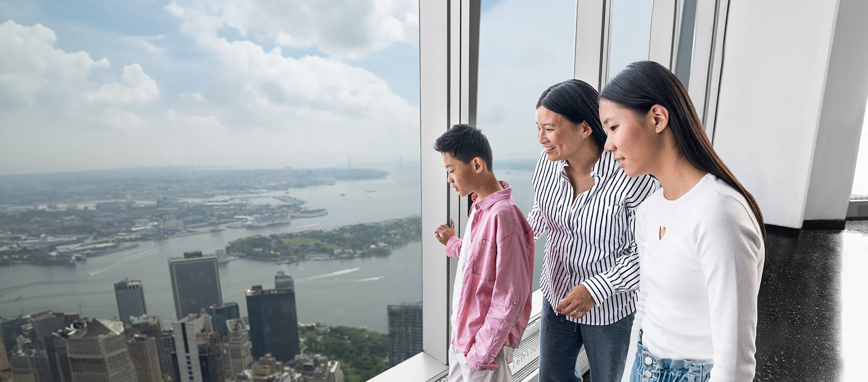 Family enjoying a visit to One World Observatory