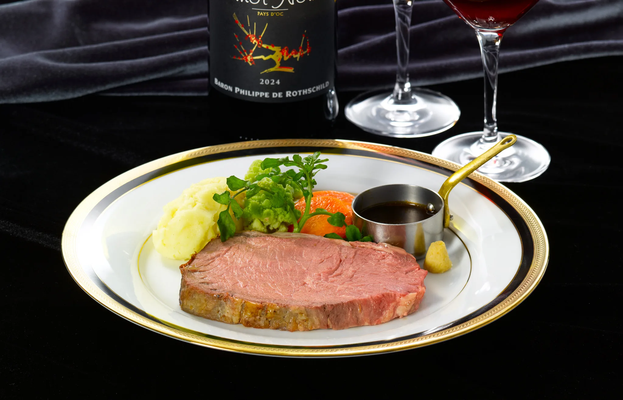 Roast beef main course from the Evening High Tea at Warner Bros. Studios Japan