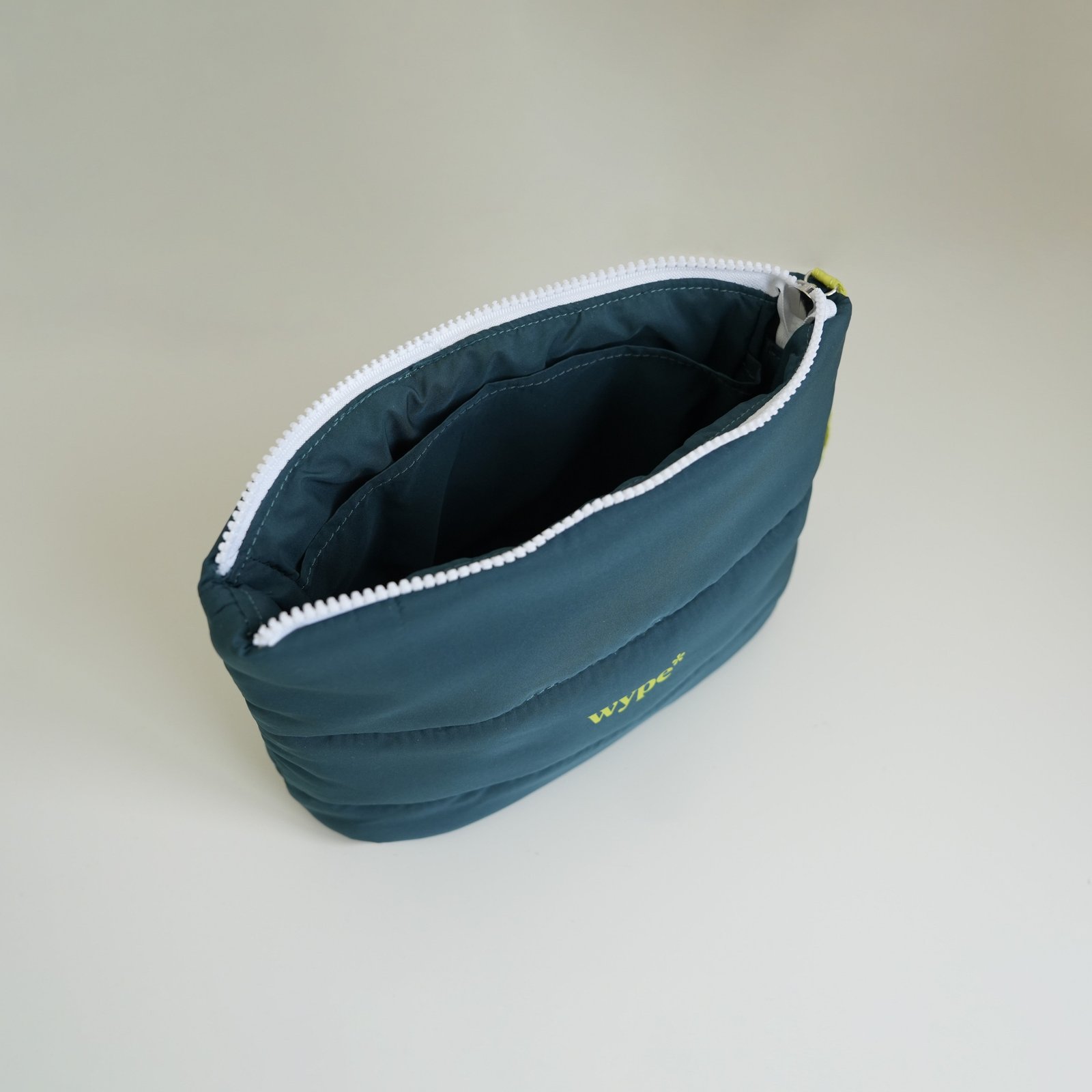 Wype Puffer Pouch shown open