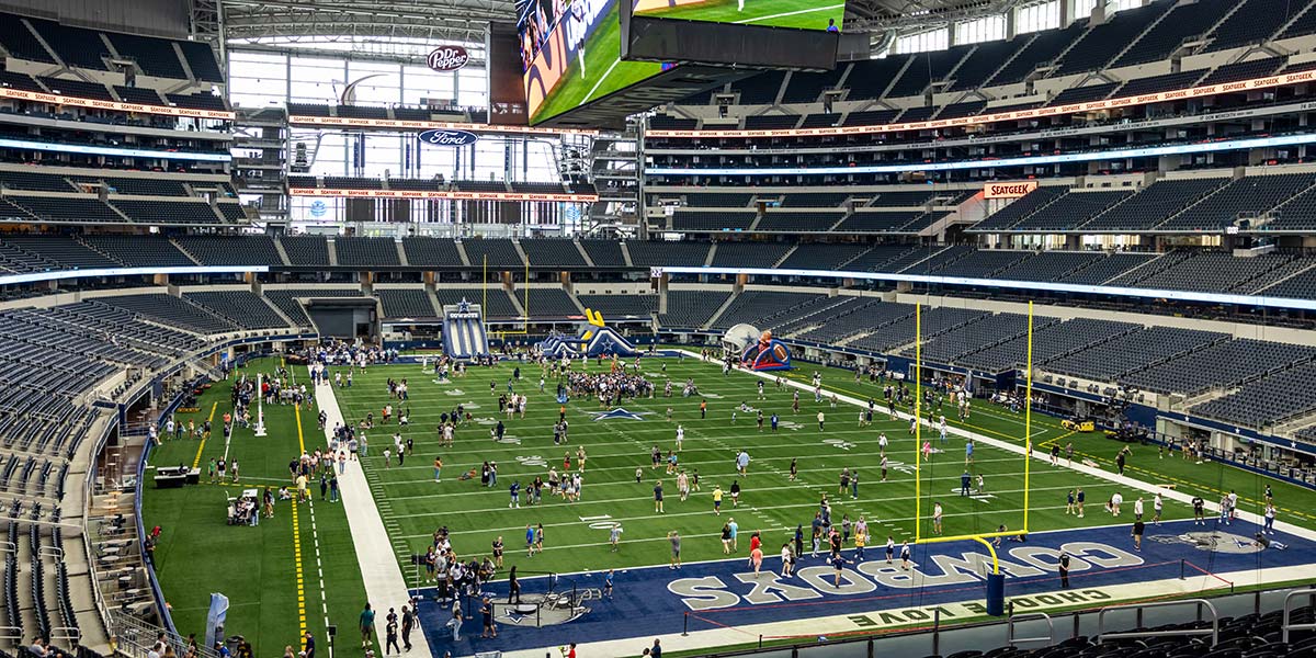 Rally Days group scene at AT&T Stadium
