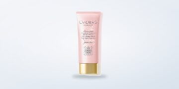 EviDenS de Beauté Ultimate Shield sunscreen tube