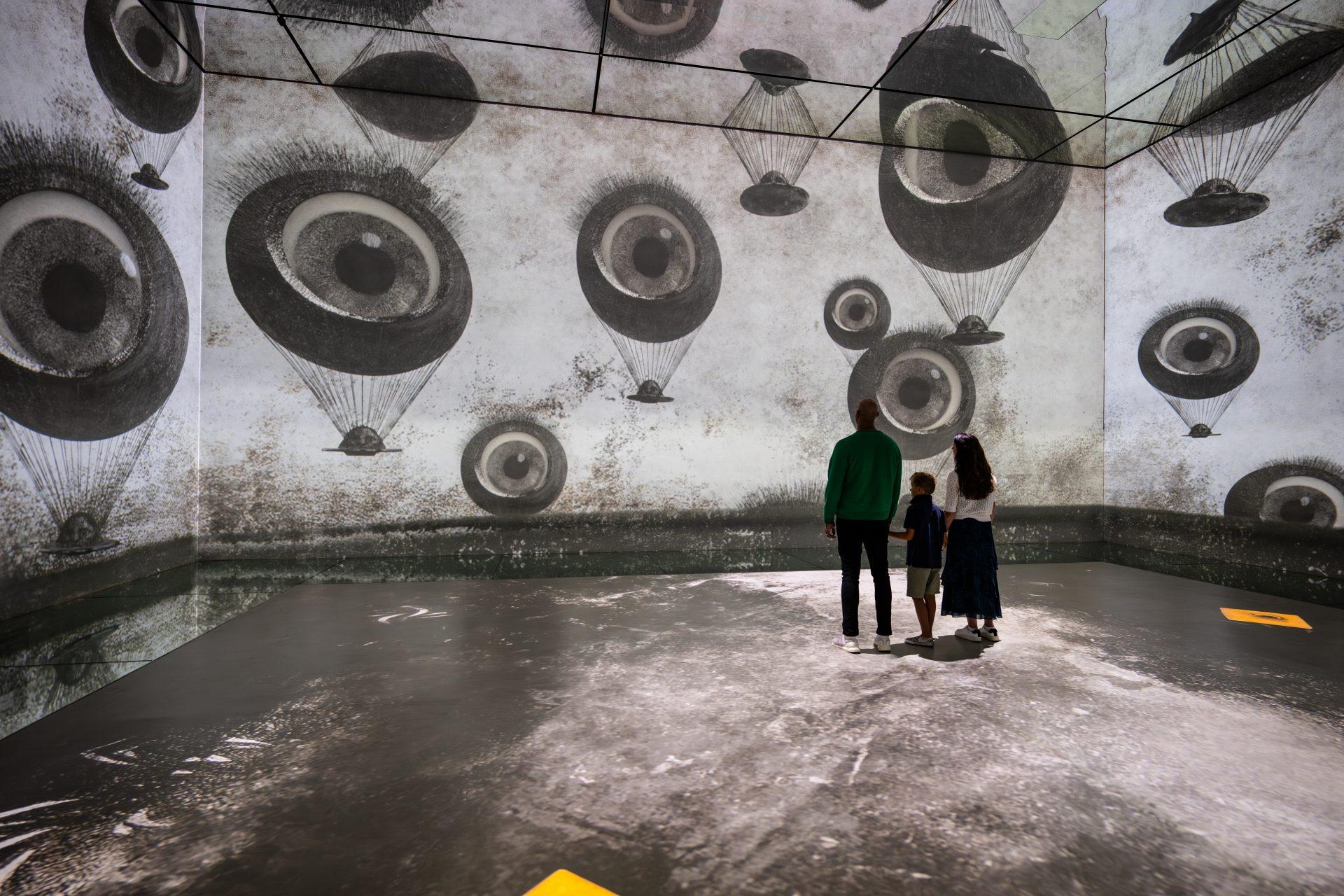 Immersive projection inspired by Redon's Cyclops in the Frameless gallery